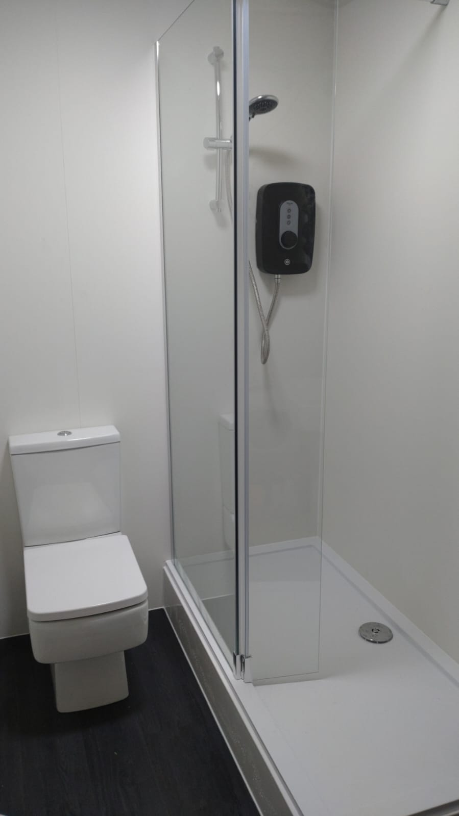 Clean shower room installation